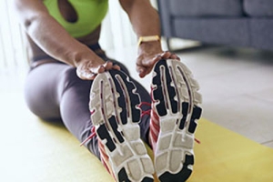 Symptoms and Causes of Cracked Heels